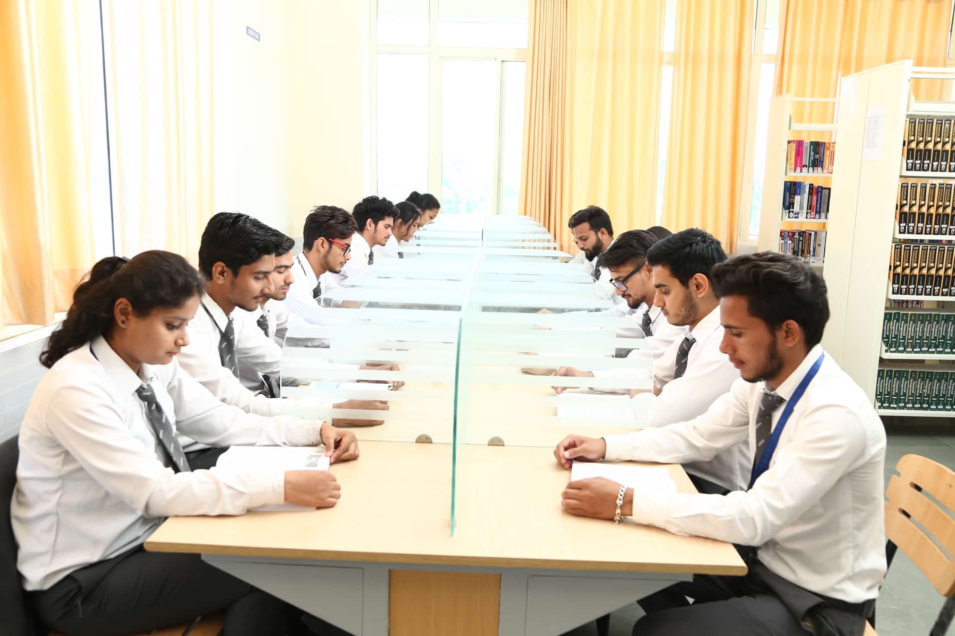 Library at SRHU