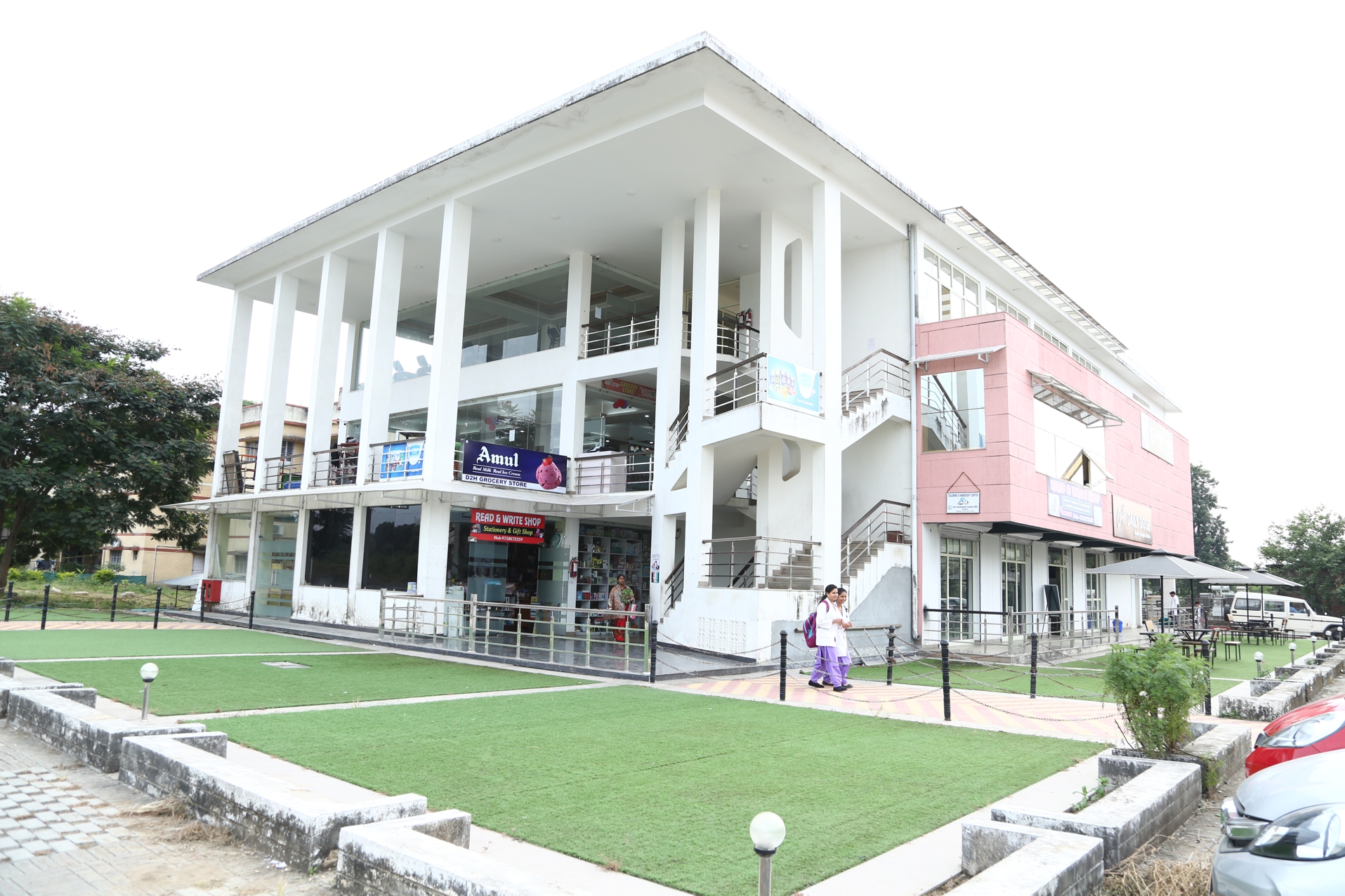 Shopping & Stores at SRHU