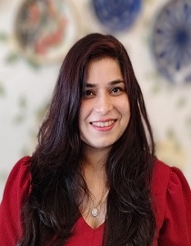 Dr Komal Thakur